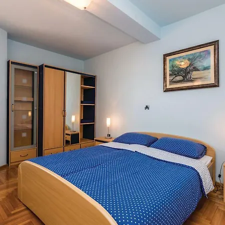 Apartment Viktorija *